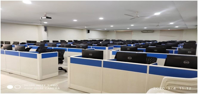 COMPUTER CENTER2